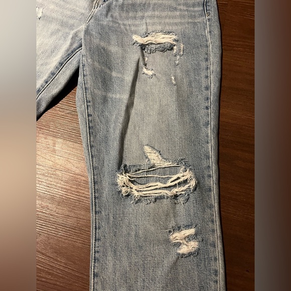 GAP Ripped Jeans - Picture 2 of 7